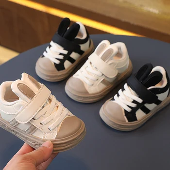 2023 Новая обувь для прогулок с кроликом для маленьких девочек, осенние кроссовки в полоску, обувь с заячьими ушками для девочек, детская повседневная обувь